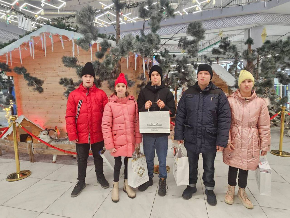 Благотворительная акция "Елка желаний"